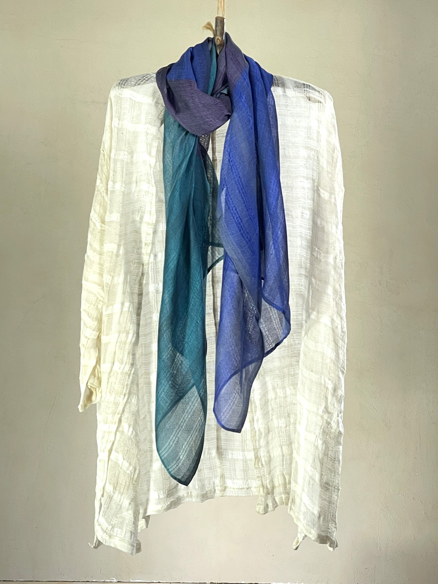 絹からみ織り布の新作 – 里山の手仕事＊手織□広幅ストール…長