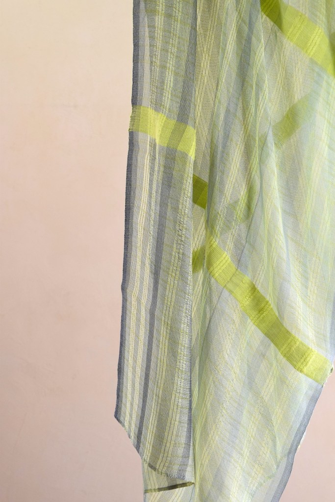 絹・絹手紡ぎ真綿からみ織り布～レモンイエロー～　Silk Leno Weaving Textile with Hand-spun floss silk ～lemon yellow～