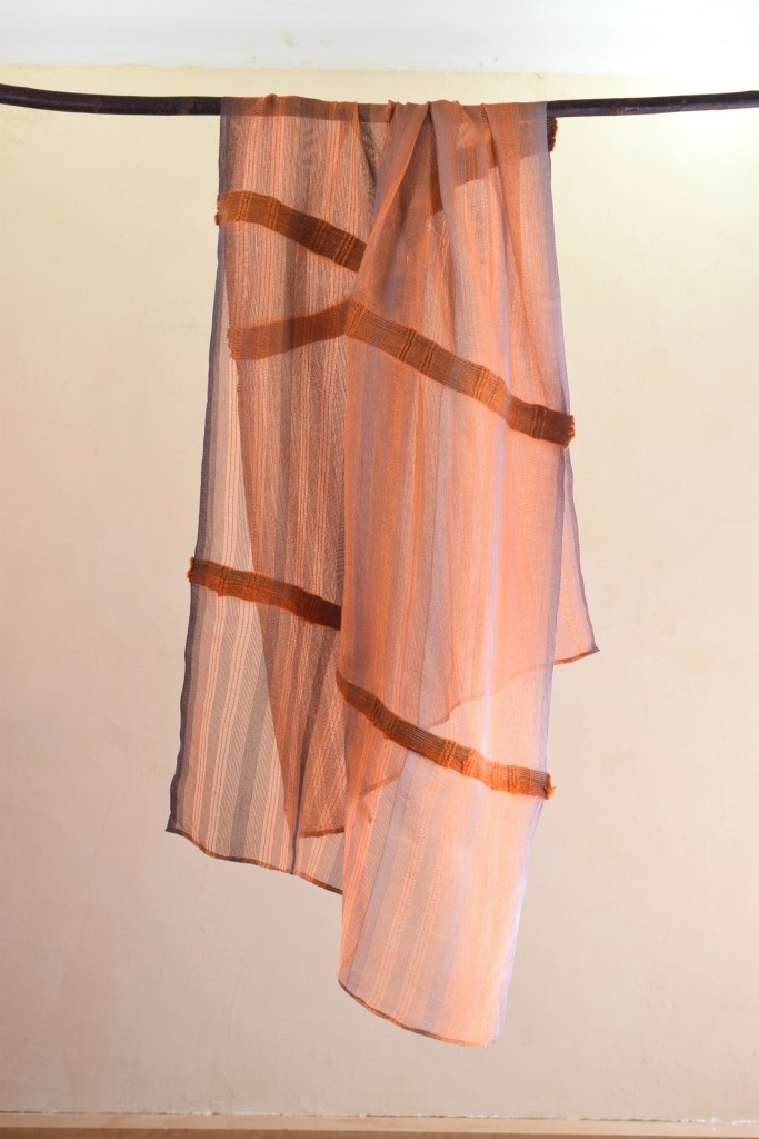 絹・絹手紡ぎ真綿からみ織り布～キャロットオレンジ～　Silk Leno Weaving Textile with Hand-spun floss silk ～carrot orange～