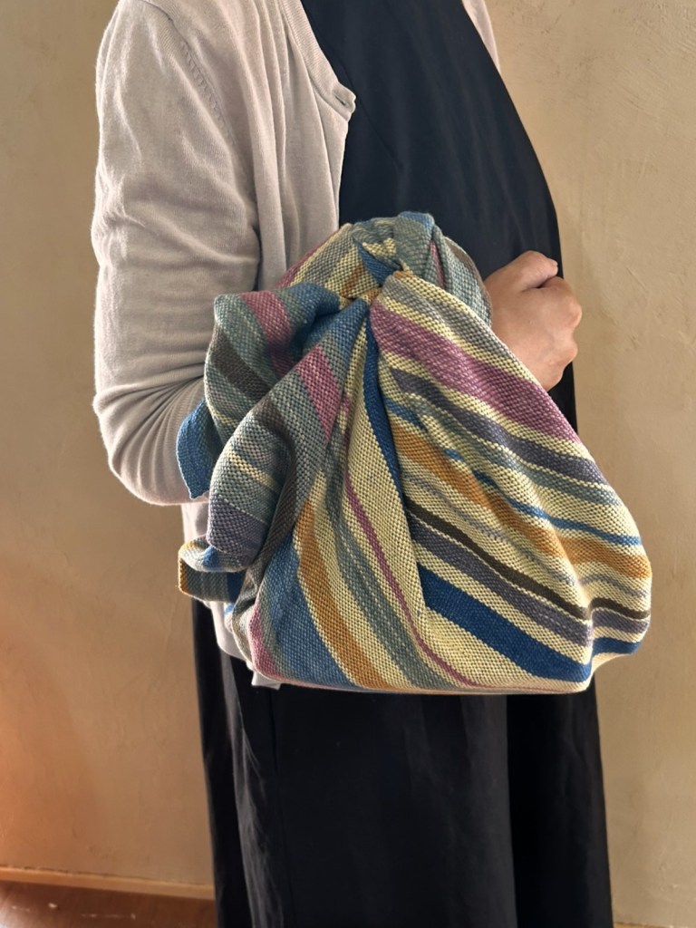 綿マルチクロス　バッグのように持ち運んで