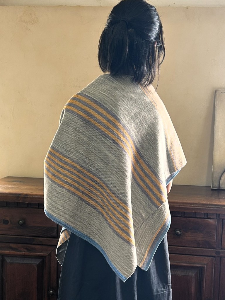 綿マルチクロス　ストール風に肩に羽織って