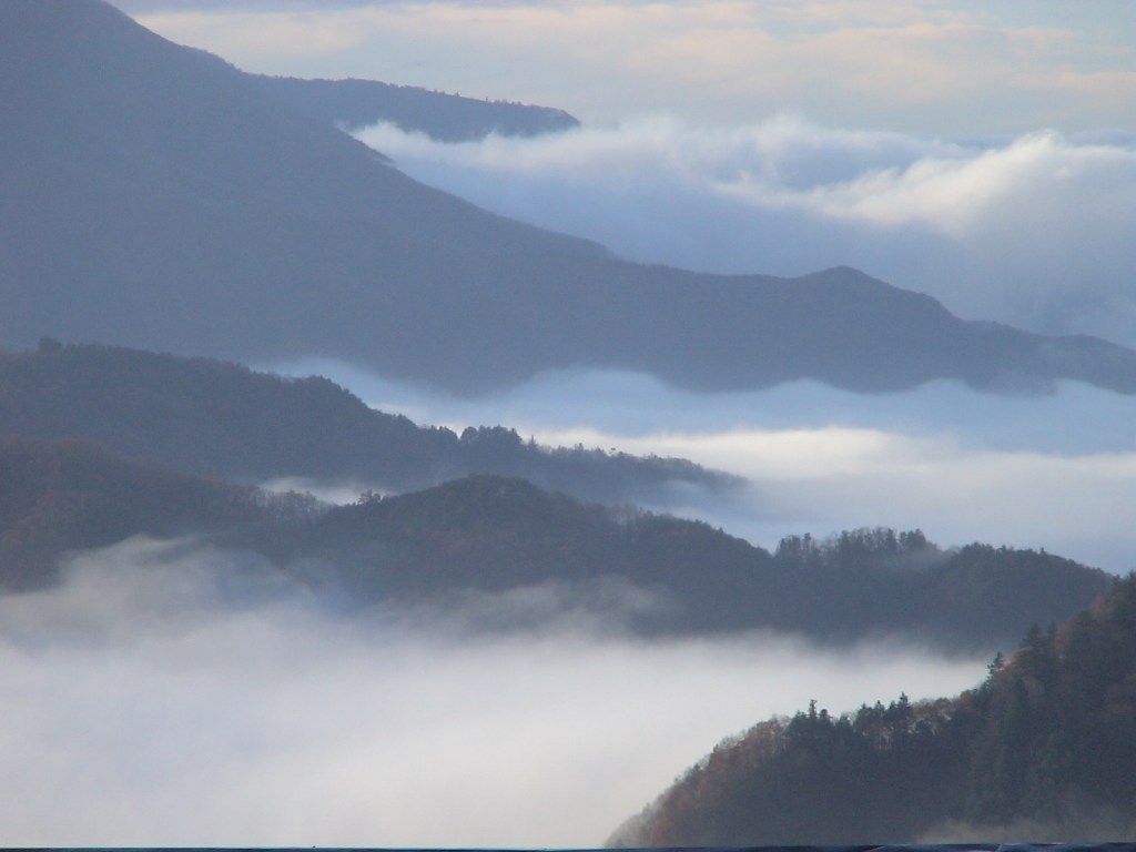 山梨の工房からの山の風景